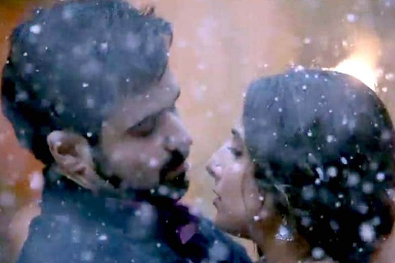 Hamari Adhuri Kahani