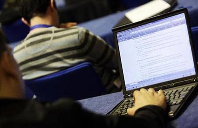 UP govt free laptops