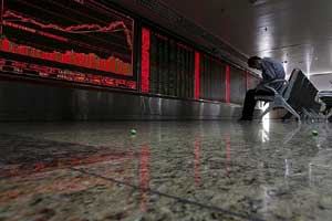 Asia stocks swing higher, Google jumps