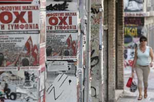 Greece declared in default ahead of knife-edge referendum