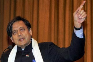 Narendra Modi shashi tharoor