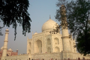 Taj Mahal witnesses significant rise in tourist footfall in 2014