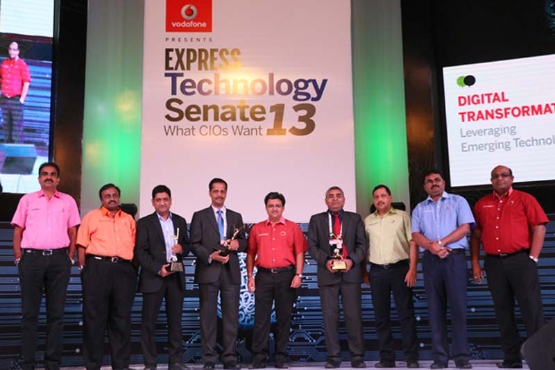 Winners of the Express Uptime Champion Awards 2015 with the team of Amara Raja Batteries Limited.