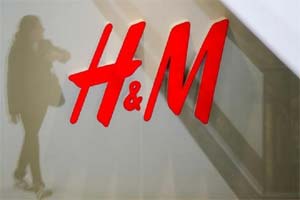 Malls woo H&M, willing to forego fix rentals
