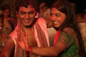 manjhi, Nawazuddin Siddiqui, Radhika apte, manjhi the mountain man