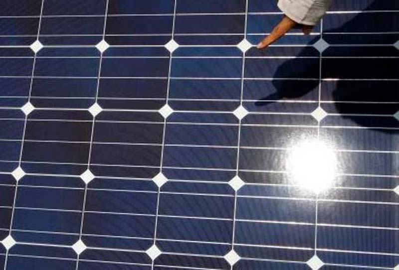 aqueous solar flow battery
