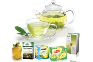With manufacturers bringing out new, innovative and diverse flavours to woo consumers—and chefs, too, incorporating it in menus of high-octane bars and fine-dining restaurants—green tea is becoming the new ‘tasting’ ground for the beverage lovers (Thinkstock)