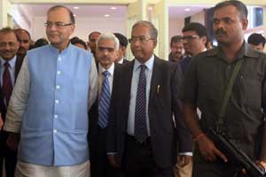 Sebi to ‘gradually’ allow banks, FPIs in commodities derivatives market