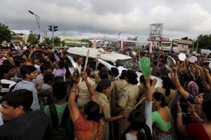 hardik patel arrested