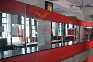 Serpentine queues, rush and chaos were witnessed in rural post offices in districts like Kendrapara and Jagatsinghpur as over 700 branch offices and sub-post offices lacked the infrastructure and manpower to tackle the emergent situation. (PTI)