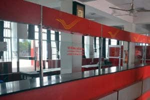Serpentine queues, rush and chaos were witnessed in rural post offices in districts like Kendrapara and Jagatsinghpur as over 700 branch offices and sub-post offices lacked the infrastructure and manpower to tackle the emergent situation. (PTI)