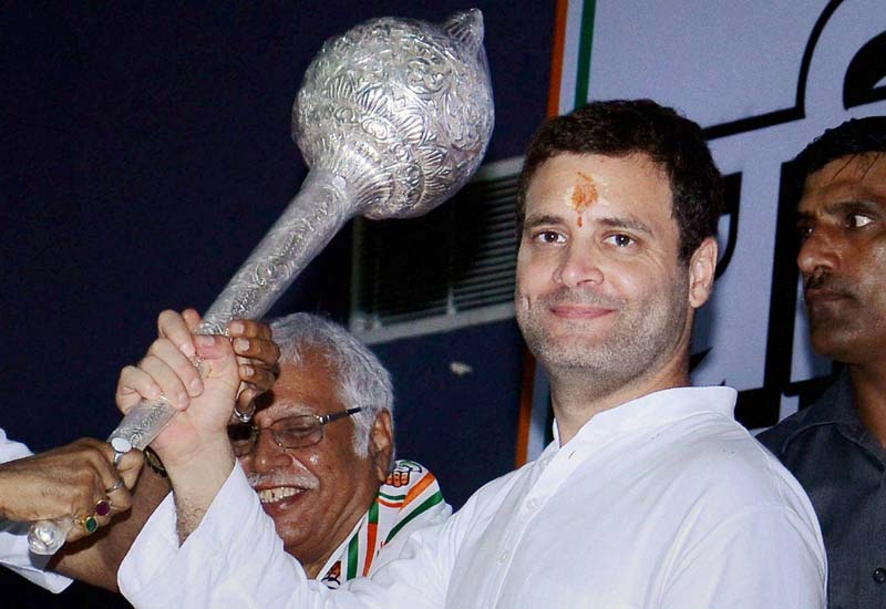 Rahull Gandhi tears into narendra modi