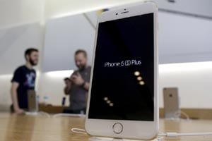 iPhone 6S sales