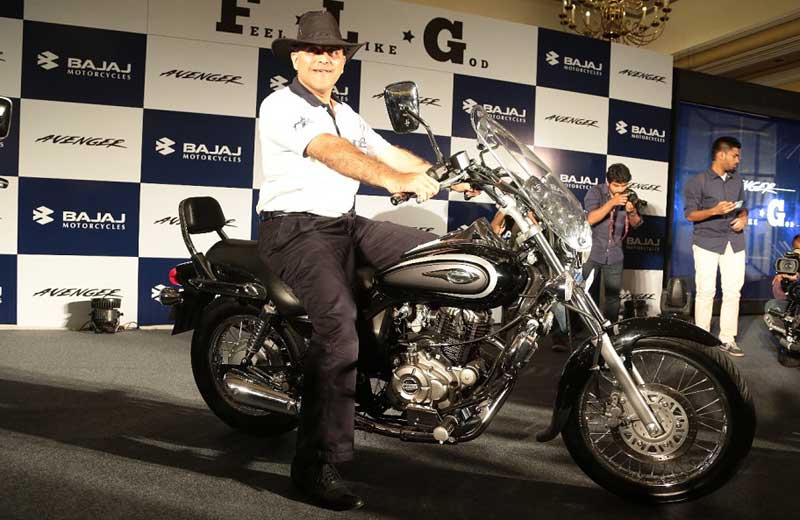 4. While the Cruise 220 gets chrome treatment, the new Bajaj Avenger Street 220 get matte black paint with silver finish. It also gets new alloy wheels, lower and flatter handlebar for better city riding and new graphics. (In photo: Bajaj Avenger Cruise 220)