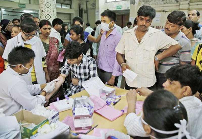 <br>AAP govt mulls using mosquitoes to take sting out of dengue</br> <br>Delhi government is mulling over over a Chinese proposal to mate genetically-modified mosquitoes with dengue-causing female members of the same species to "root out" the threat of the vector-borne disease that has claimed over 40 lives this year. A team of Delhi Dialogue Commission (DDC), headed by its vice-chairman Ashish Khetan, is heading to southern China's Guangzhou province next month to study the experiment's "success" at the ground level. The experiment involves turning Male Aedes aegypti mosquitoes sterile and mating them with female Aedes mosquitoes to prevent breeding, and subsequently the spread of dengue. (13/10/2015) (PTI)</br>