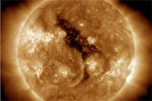 NASA spacecraft spots giant coronal ‘hole’ in Sun NASA spacecraft spots giant coronal ‘hole’ in Sun