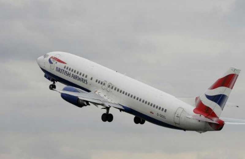 <br>Cops: Drunk woman tried to open UK-to-Boston jet's exit door </br> Massachusetts State Police said a drunken passenger on a London-to-Boston British Airways flight tried to open an exit door on the plane and was restrained. Police said the incident is not believed to have a link to terror. British Airways told state police that a woman about 30 years old tried to open the exit door on Wednesday on Flight 213. The flight landed about a half-hour ahead of schedule at Boston's Logan International Airport at 1:30 PM. (Reuters photo) (18/11/2015)