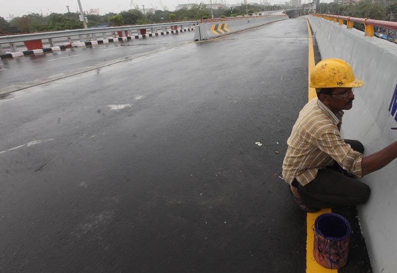1. The alignment of Delhi-Meerut Expressway will start from Nizammudin Bridge (T point km 00.00) from Delhi and will continue on existing NH – 24 up to Dasna [km 30.38]. (Express Photo: Representative image)
