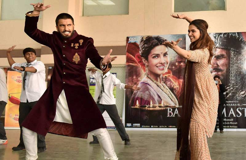 Bajirao Mastani, Bajirao Mastani review, Bajirao Mastani review 2015, Bajirao Mastani movie, Bajirao Mastani reviews, Bajirao Mastani movie review, Ranveer singh, Ranveer singh bajirao mastani, Deepika Padukone, Deepika Padukone Bajirao Mastani