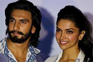 dilwale vs bajirao mastani, dilwale, dilwale box office, dilwale collections, dilwale box office collections, dilwale shah rukh khan, shah rukh khan, shah rukh khan dilwale, bajirao mastani, bajirao mastani box office, bajirao mastani collections, bajirao mastani box office collections, bajirao mastani deepika padukone, depika padukone, deepika padukone bajirao mastani, bajirao mastani ranveer singh, ranveer singh, ranveer singh bajirao mastani, bajirao mastani vs dilwale