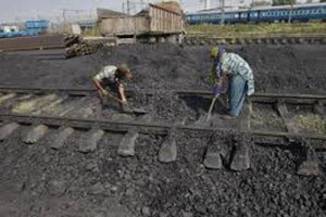 CIL’s total income from operation for the quarter remained flat at R21,402.75 crore, compared with R21,339.55 crore during the corresponding period of FY15.