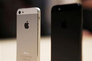 The iPhone 5s 16GB is available on Flipkart at Rs 21,948, While both Amazon India and Snapdeal are offering it at Rs 21,499. (Reuters photo)
