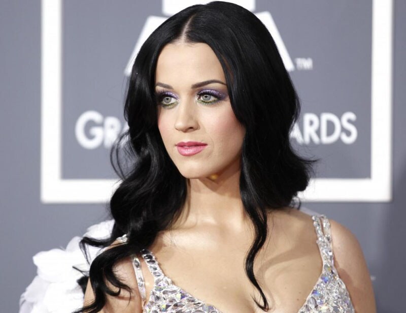 One Direction and Garth Brooks also out-earned the "Shake It Off" singer. (Image Source: Reuters)