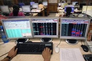 RIL, Raymond among 62 stocks that defy market trend to hit fresh 52-week high on NSE today