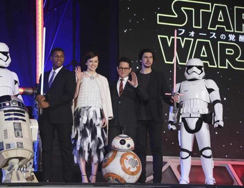 Star Wars, Star Wars box office, Star Wars box office collections, Star Wars movie, Star Wars review, Star Wars images, Star Wars pictures, Harrison Ford, Harrison Ford star wars, Star Wars The Force Awakens, Star Wars The Force Awakens box office