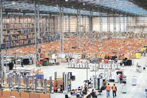 Warehouses maybe the backbone of the e-commerce industry but several domestic e-retail companies are relinquishing their warehousing requirements to become more capital efficient.