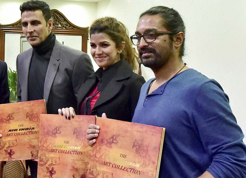 Airlift movie review, Airlift review, Akshay kumar, Nimrat Kaur, Airlift review in hindi, hindi movie review airlift, review of airlift, Airlift reviews