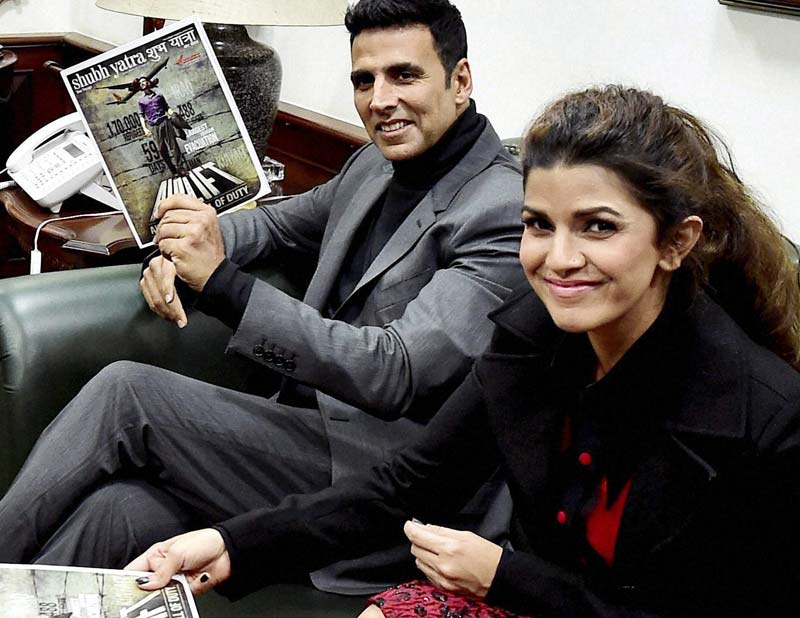 Airlift movie review, Airlift review, Akshay kumar, Nimrat Kaur, Airlift review in hindi, hindi movie review airlift, review of airlift, Airlift reviews