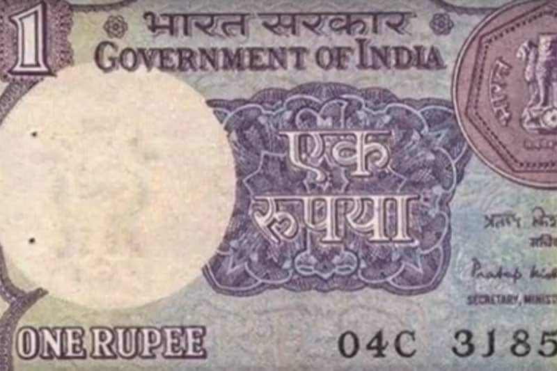 4. Agrawal claimed, "I possess the file notings and the correspondence which indicate that the process of reissuing new Re 1 notes at a high printing cost was a bureaucratic exercise carried out by the Manmohan Singh-led UPA government, and it was done despite stiff resistance from the Reserve Bank of India (RBI)." (Courtesy: Youtube)