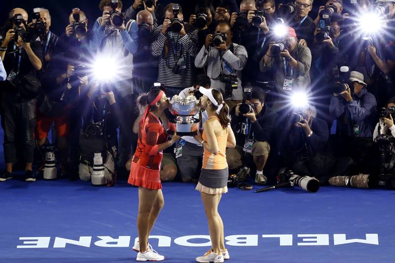 Sania Mirza, Martina Hingis, Australian Open, women doubles, Australian Open India, India australian open, Sania Mirza Martina Hingis, sania mirza martina hingis doubles, sania mirza martina hingis match, sania mirza martina hingis trophy