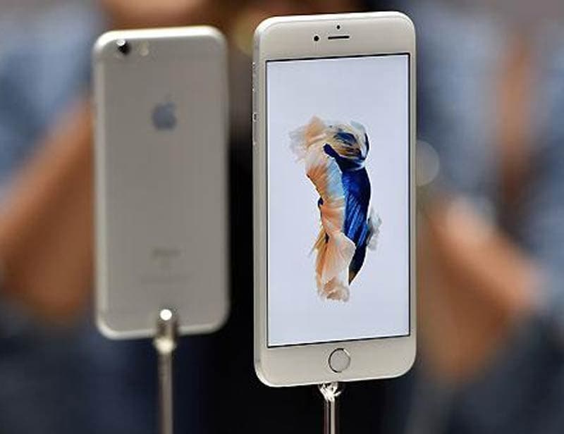 Apple iPhone, Apple iPhone sales, Apple iPhone india, Apple iPhone india sales, Apple iPhone india sales growth, Apple cfo, Apple iPhone sales CFO, apple iphone images