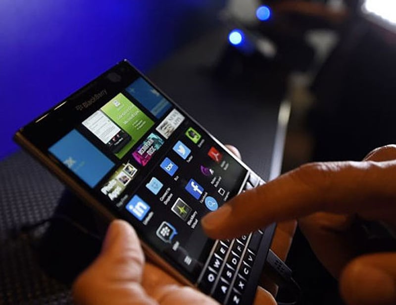 4. "One in three smartphone in October was sold using the digital platform. With a lot of discounted offers, 'exclusive-to-online' products accounted for about 17 per cent of the total smartphone volumes, while the overall online including marketplace touched around 25 per cent of the volumes," Vikas Jain added. (Reuters photo)