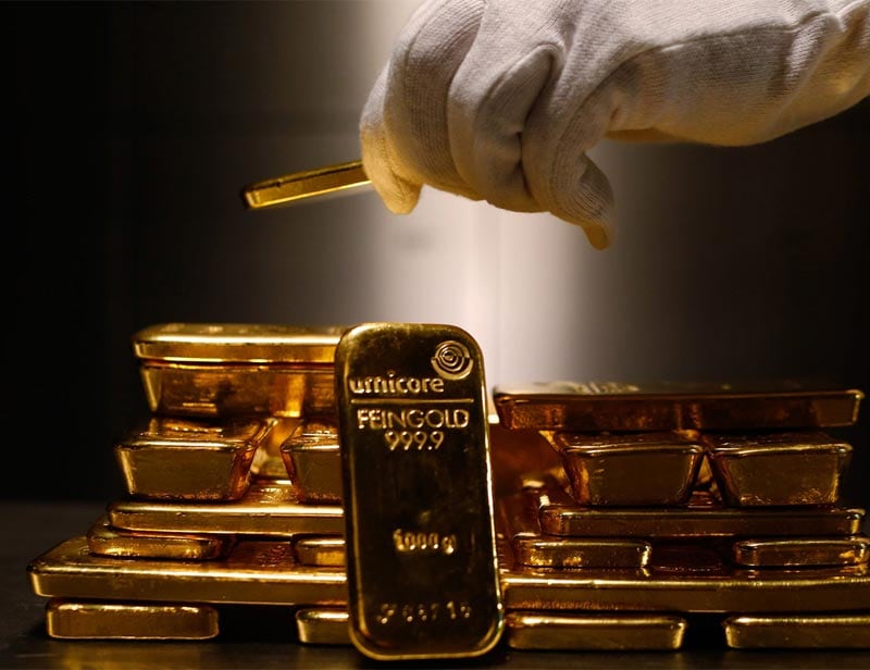 1. What is Sovereign Gold Bond (SGB)? Who is the issuer? SGBs are government securities denominated in grams of gold. They are substitutes for holding physical gold. Investors have to pay the issue price in cash and the bonds will be redeemed in cash on maturity. The Bond is issued by Reserve Bank on behalf of Government of India. (Image Source: Reuters)
