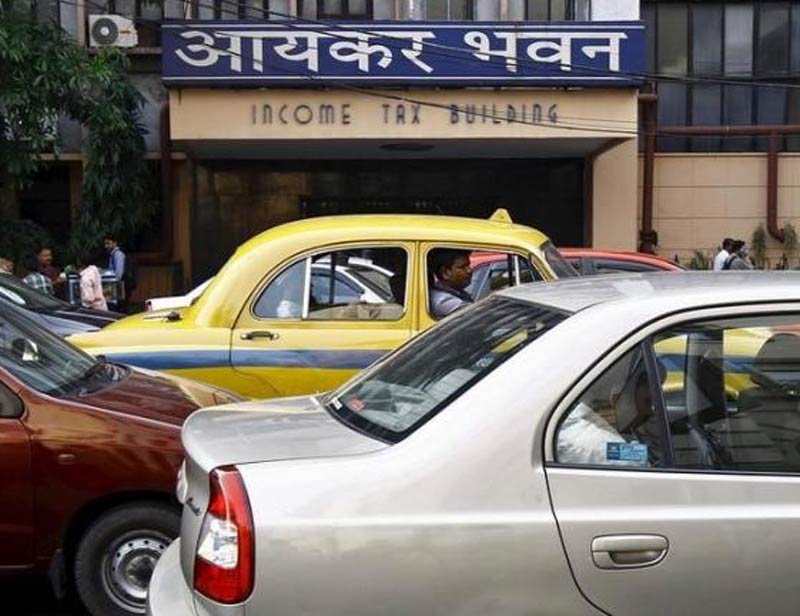 Bajaj V, Bajaj V to be launched, Apple iphone, Apple iphone shipments,Apple iphone quarter, Flipkart, Flipkart mobile only, republic day, Flipkart republic day, Toyota Motor, Suzuki Motor, toyota suzuk partnership, mukesh ambani, anil ambani, dhirubhai ambani, income tax, china shares, indian economy, top 10 business news, top business news today
