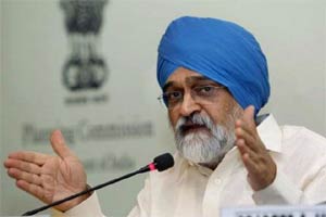  Montek Singh Ahluwalia said that for India to grow at 7.7-8 per cent, implementation of reforms like Goods and Services Tax (GST) and Bankruptcy law are necessary. (PTI)