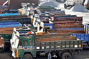 The government's strategy behind replacing diesel with cleaner gas as fuel is based on two principles – first to reduce pollution and second to expand the gas market. 