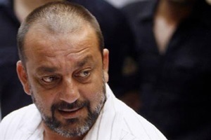 Udta Punjab row: Sanjay Dutt bats for industry; says don’t expect me to shake a leg with Alia Bhatt Udta Punjab row: Sanjay Dutt bats for industry; says don’t expect me to shake a leg with Alia Bhatt