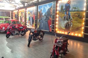 auto expo 2016, auto expo news, bollywood cars, bollywood cars and bikes, amitabh bachchan, sholay, deewar, bobby, chala jaata hoon song, cars