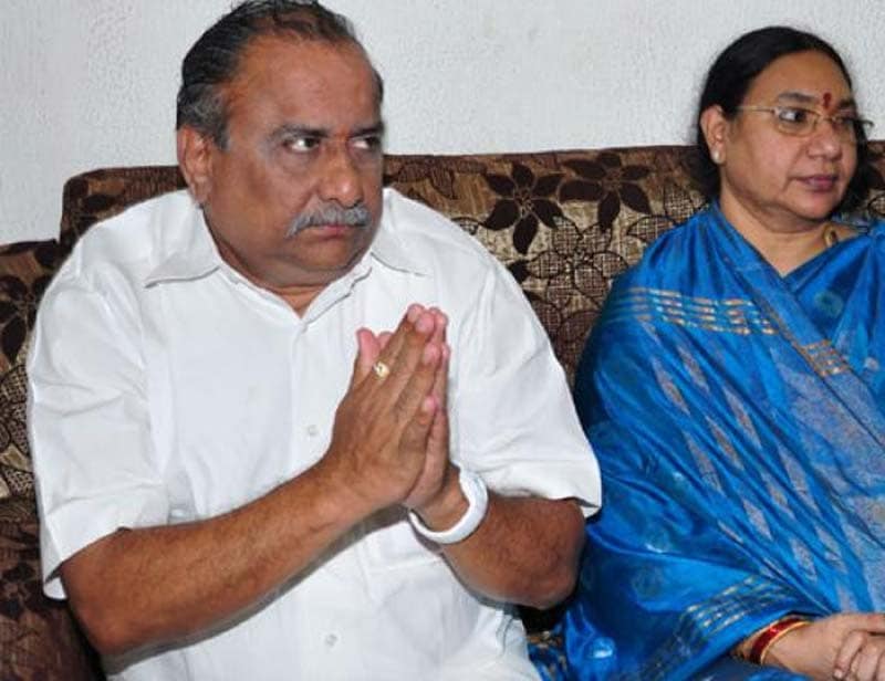 5. Kapu leader begins indefinite fast: Former minister and Kapu leader Mudragada Padmanabham today began an indefinite fast along with his wife in Andhra Pradesh's East Godavari district demanding inclusion of Kapu community in Backward Classes category. Padmanabham whose agitation in support of the demand had turned violent a few days back, began the fast at his native Kirlampudi village in East Godavari. He demanded that the Kapu reservation issue be resolved in about three months and that Rs 1,000 crores be given annually for the benefit of the community. (Image Source: PTI)