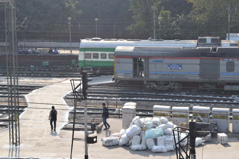 rail budget, rail budget highlights, rail budget 2016, rail budget 2016 highlights, rail budget in hindi, rail budget 2016 new trains, rail budget 2016-17, rail budget 2016 date, railway budget, suresh prabh, suresh prabh rail minister, rail budget highlights 2016-17, new trains in budget, new trains announcement