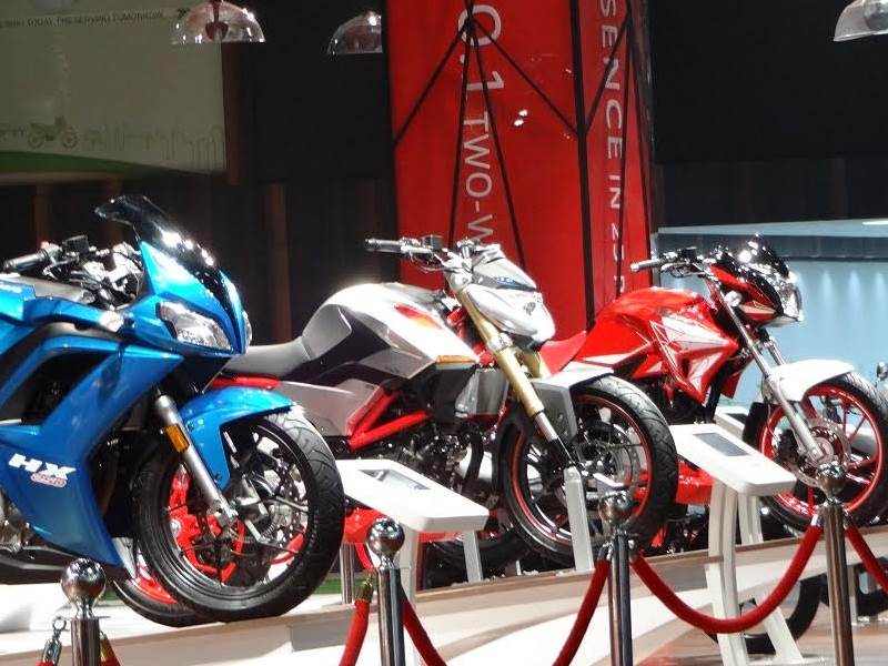 hero motocorp, hero motocorp news, hero motocorp new launches, hero motocorp two wheeler launches, hero bikes, new hero bikes, hero new bikes news, auto expo 2016, auto expo news, hero Xtreme 200 S, new Splendor iSmart 110, Duet-E electric scooter, hero motocorp new bikes show
