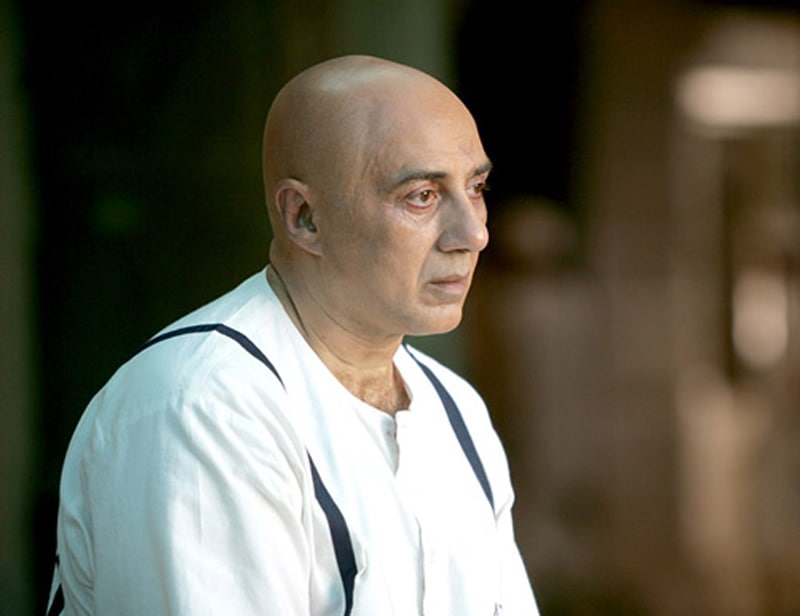 6. No 'favourites' in 'Ghayal Once Again' for Sunny Deol: Sunny can't choose a favourite from the four youngsters in the film. "As such there is no favourite, the whole film is my subject which I'm presenting based on the society. Not one, all the characters are relevant in today's society, you'll be able to see yourself in it and identify with any of the characters." While Sunny's character was a youngster in the first part, he is in his late 40s this time, but the aggression remains constant. (Bollywood Hungama)