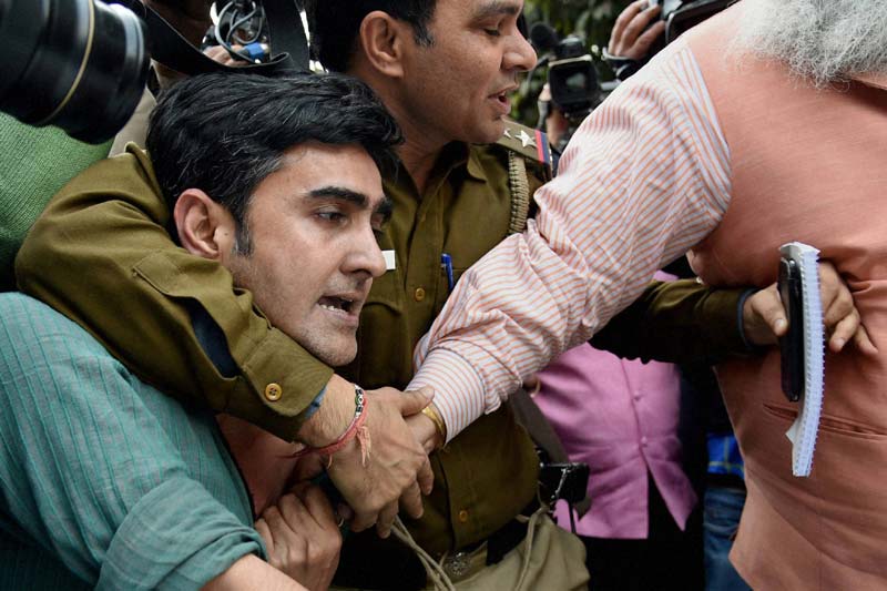 jnu protest, jnu issue, jnu news, jnu news today, jnu students protest, rahul gandhi, rahul gandhi news, rahul gandhi education, jnu students, jnu incident, jnu campus, jnu delhi, jnu case, Kanhaiya Kumar, Kanhaiya Kumar jnu, sedition, sedition in JNU, JNU BJP, bharatiya janata party, BJP news, Rashtriya Swayamsevak sangh, RSS news, india news