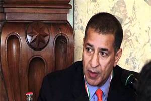 Rajan Bharti Mittal lauded the government for being "active" in promoting entrepreneurship, but said the country must not miss the opportunity to be competitive when China was slowing down.(PTI)
