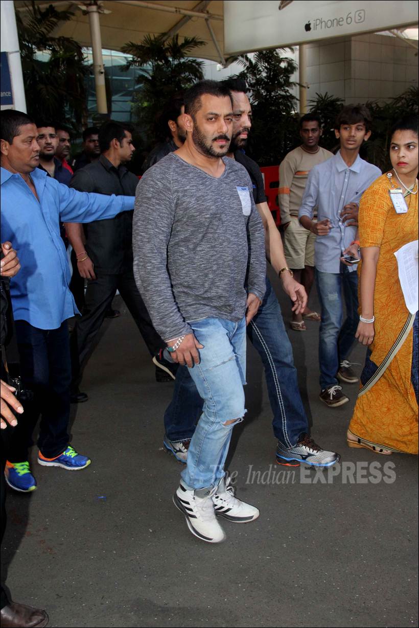 1. Drunk Salman Khan was behind wheels on fateful night: Maha to SC: Bollywood superstar Salman Khan was drunk and driving his SUV when it ran over persons sleeping on a pavement in Mumbai in 2002, Maharashtra government today told the Supreme Court while seeking reversal of the Bombay High Court verdict acquitting him. Terming the High Court verdict as "perverse", "improper" and "complete travesty of justice", Attorney General Mukul Rohatgi, appearing for the state, said that Khan was driving the vehicle and "introduction" of his driver as the person, who was behind the wheels, was an "afterthought" that came to light after 13 years of the incident. (Image Source: Reuters)