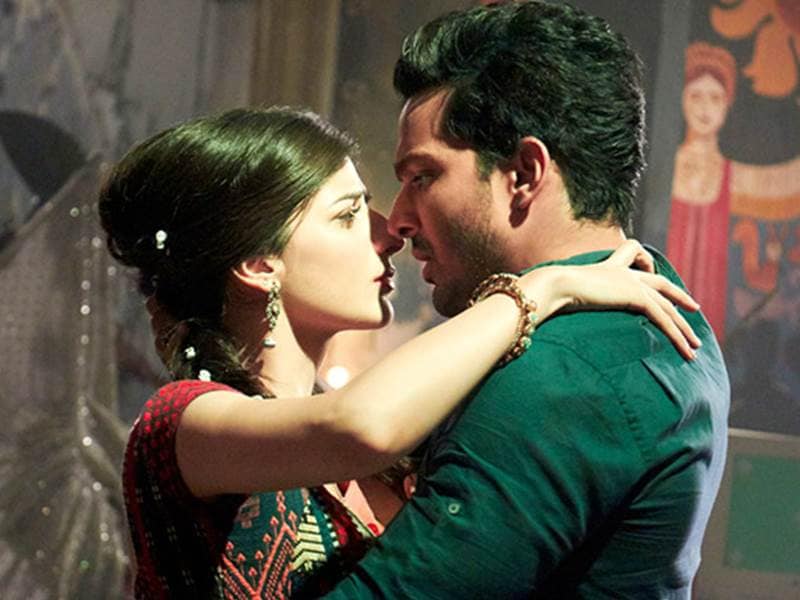 Sanam Teri Kasam box office collections, Sanam Teri Kasam, Sanam Teri Kasam first day collection, Valentine's Day, Valentine's Day movie, Valentine's Day gifts, Sanam Teri Kasam opening day collections, Sanam Teri Kasam day 1 collection, Sanam Teri Kasam box office, Sanam Teri Kasam collections, Sanam Teri Kasam occupancy rate, Mawra Hocane, Harshwardhan Rane, pakistani actress, bollywood, entertainment news